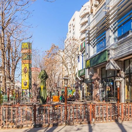 New Studio Carturesti - City Center Bukares Bagian luar foto