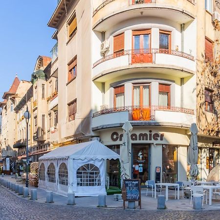New Studio Carturesti - City Center Bukares Bagian luar foto