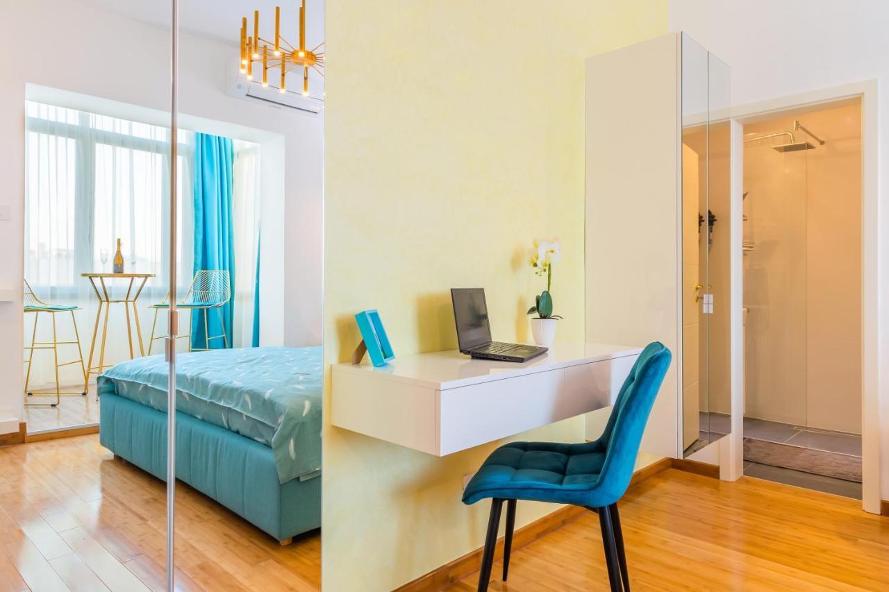 New Studio Carturesti - City Center Bukares Bagian luar foto