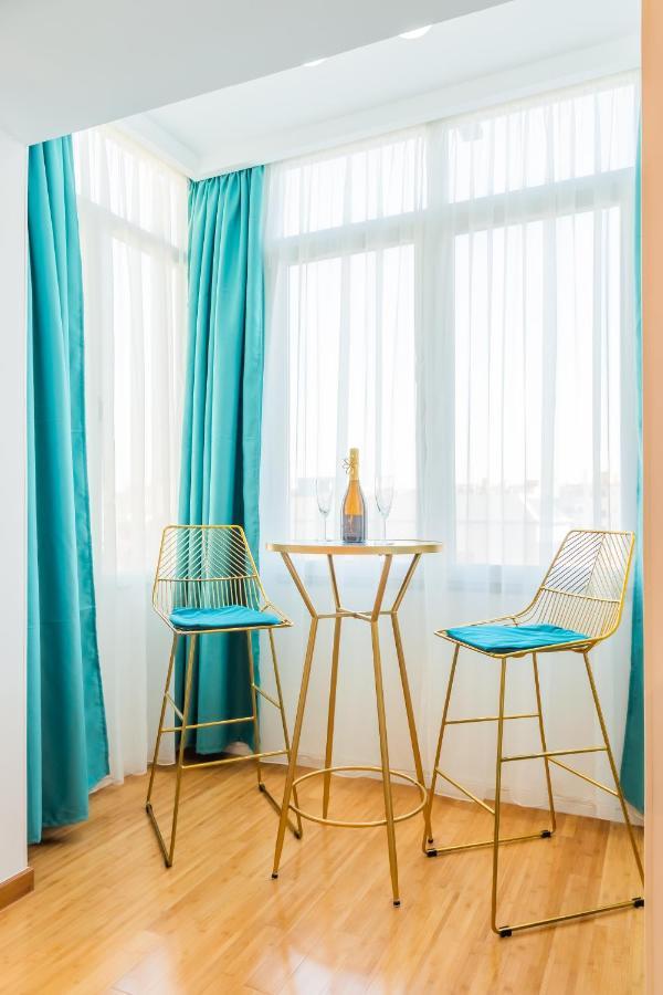 New Studio Carturesti - City Center Bukares Bagian luar foto